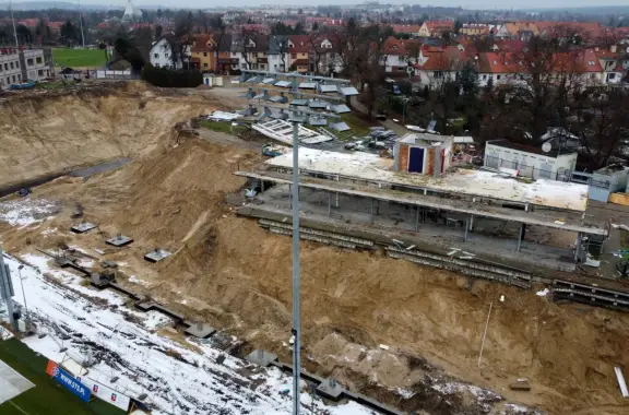 3593