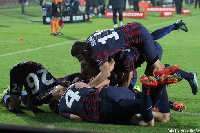 87050061_Pogon_GornikZabrze_2015-10-30_690x460