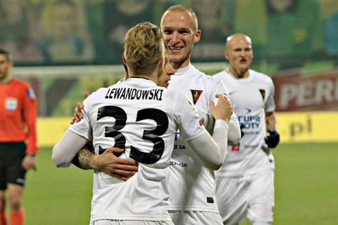 870500lewy_gol_690x460