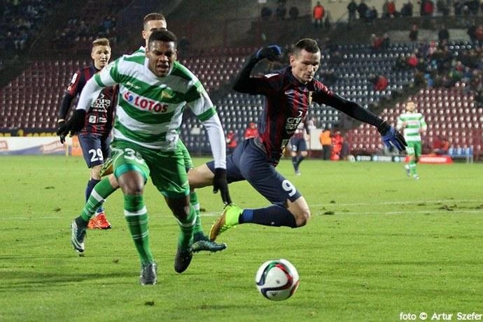 87050023_Pogon_LechiaGdansk_02-12-2015_690x461