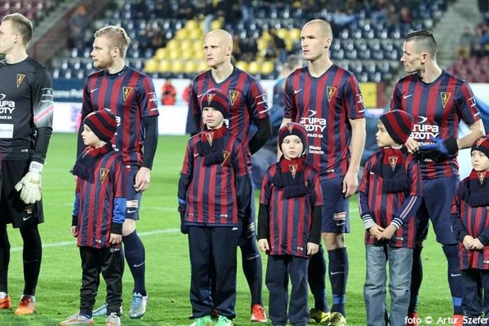 87050012_Pogon_Lech_22-11-2015_690x460