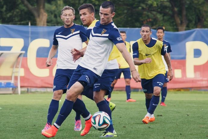 870500060814-000215-12-trening_033