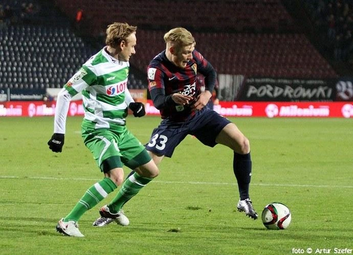 87050019_Pogon_LechiaGdansk_02-12-2015_690x499